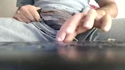 Snapshot of yoursexymr chatting on 10/23/25, 02:38 Mark online show from 10/23/25, 02:38