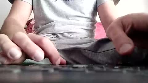 Snapshot of yoursexymr chatting on 10/29/25, 02:08 Mark online show from 10/29/25, 02:08