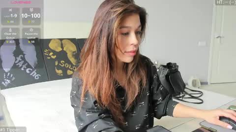 yoursoul_mila online show from 04/18/26, 09:46
