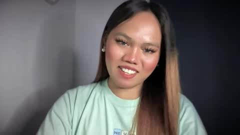 Snapshot of yourspecialgirl_rhea chatting on 12/17/25, 01:00 yourspecialgirl_rhea online show from 12/17/25, 01:00