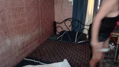 Snapshot of yoursweetangelxxx chatting on 05/03/26, 11:00 YourDreamgirl online show from 05/03/26, 11:00