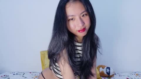 Snapshot of yoursweetestkiwi chatting on 03/13/26, 02:12 Kiwi online show from 03/13/26, 02:12