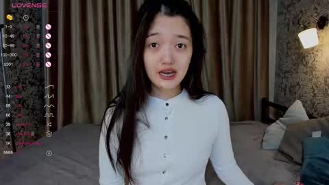 Snapshot of yoursweetsoul chatting on 09/15/25, 03:06 Bella online show from 09/15/25, 03:06