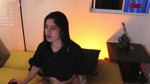 Bella- Independert Model online show from 01/08/25, 07:13