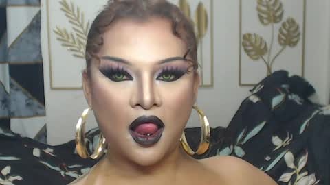 Snapshot of yourtrannyqueenxxx chatting on 03/31/26, 10:54 Anastacia Grey online show from 03/31/26, 10:54
