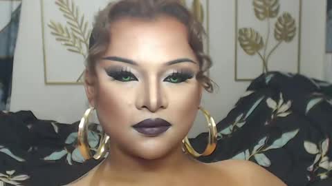 Snapshot of yourtrannyqueenxxx chatting on 04/17/26, 11:52 Anastacia Grey online show from 04/17/26, 11:52