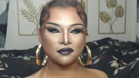 Snapshot of yourtrannyqueenxxx chatting on 04/19/26, 12:00 Anastacia Grey online show from 04/19/26, 12:00