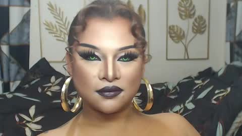 Snapshot of yourtrannyqueenxxx chatting on 04/20/26, 12:24 Anastacia Grey online show from 04/20/26, 12:24