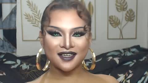 Snapshot of yourtrannyqueenxxx chatting on 05/11/26, 11:24 Anastacia Grey online show from 05/11/26, 11:24