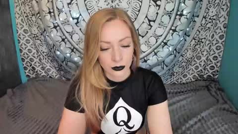YourVenus00 -Follow my OF online show from 06/05/26, 08:42