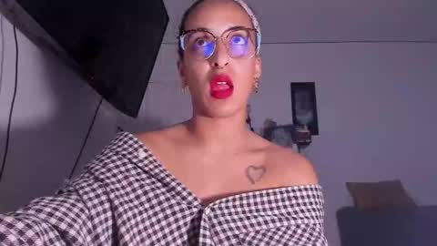elizabeth  ju   online show from 03/22/26, 01:53