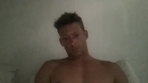 Snapshot of yoyoyo1221 chatting on 11/21/25, 05:28 yoyoyo1221 online show from 11/21/25, 05:28