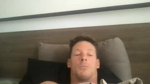 Snapshot of yoyoyo1221 chatting on 12/04/25, 01:04 yoyoyo1221 online show from 12/04/25, 01:04