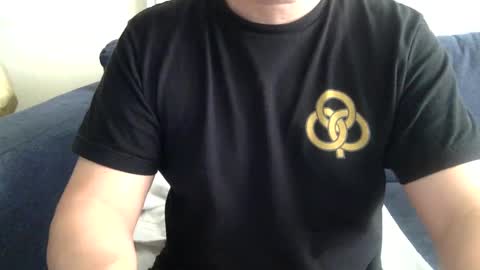 Snapshot of yque2 chatting on 01/06/25, 08:18 yque online show from 01/06/25, 08:18