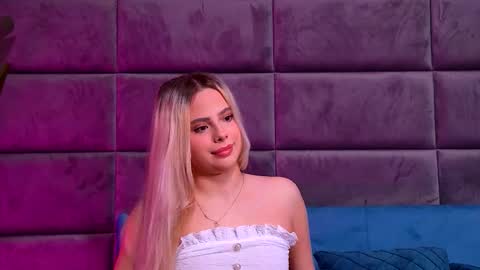 Foxie online show from 12/14/25, 02:55