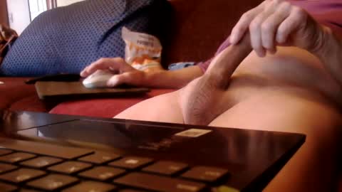 Snapshot of ytsim58 chatting on 12/31/24, 06:02 ytsim58 online show from 12/31/24, 06:02