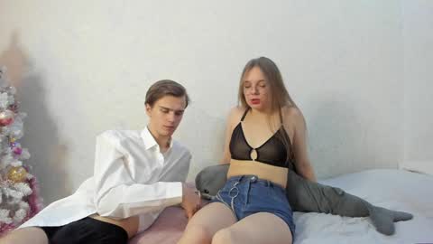 Snapshot of yueslang chatting on 01/30/25, 08:10 Yue Lang and Samm online show from 01/30/25, 08:10