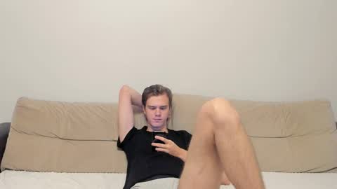 Snapshot of yueslang chatting on 10/09/25, 06:39 Yue Lang and Samm online show from 10/09/25, 06:39