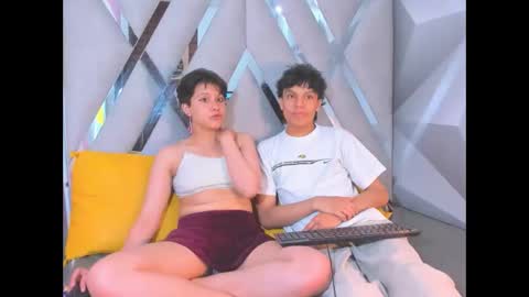 Snapshot of yui_and_rin_ chatting on 12/03/25, 02:30 Yui Rin online show from 12/03/25, 02:30