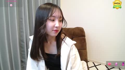 Snapshot of yui_x chatting on 01/11/25, 11:45 yui_x online show from 01/11/25, 11:45