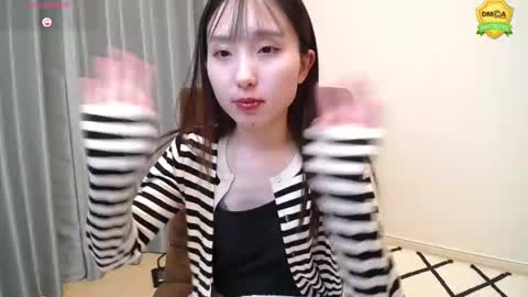 Snapshot of yui_x chatting on 03/06/25, 11:25 yui_x online show from 03/06/25, 11:25