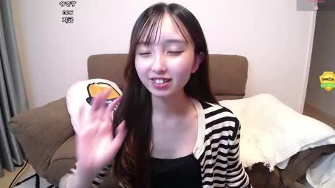 Snapshot of yui_x chatting on 05/25/26, 10:54 yui_x online show from 05/25/26, 10:54