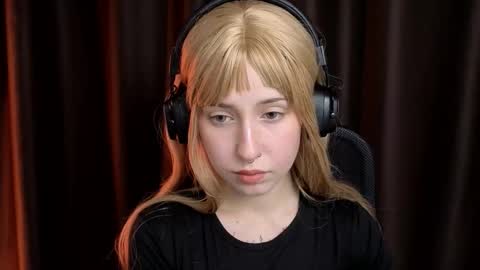 Misa online show from 12/14/25, 02:55