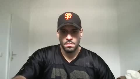 Snapshot of yul53 chatting on 11/30/25, 10:19 yul53 online show from 11/30/25, 10:19