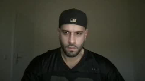 Snapshot of yul53 chatting on 02/10/26, 04:22 yul53 online show from 02/10/26, 04:22