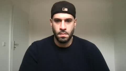 Snapshot of yul53 chatting on 02/12/26, 10:54 yul53 online show from 02/12/26, 10:54