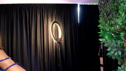 Yulia online show from 12/17/25, 10:10