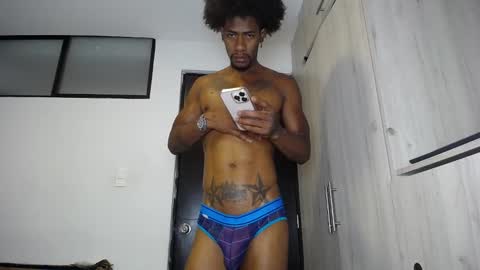 Snapshot of yulian_23 chatting on 10/01/25, 06:25 Ivan online show from 10/01/25, 06:25