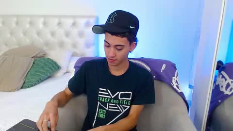 Snapshot of yulian_vasquez chatting on 02/17/26, 07:20 yulian_vasquez online show from 02/17/26, 07:20