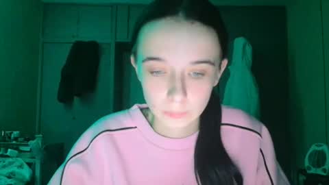 Yuliia online show from 11/30/25, 03:49