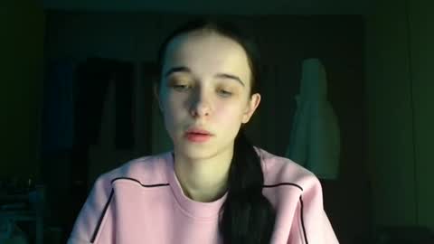 Snapshot of yuliastar chatting on 12/19/25, 07:04 Yuliia online show from 12/19/25, 07:04