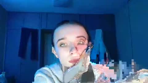 Snapshot of yuliastar chatting on 12/20/25, 09:44 Yuliia online show from 12/20/25, 09:44