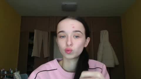 Snapshot of yuliastar chatting on 01/12/26, 08:30 Yuliia online show from 01/12/26, 08:30