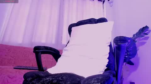 Snapshot of yulieth_x chatting on 06/11/26, 02:37 yulieth_x online show from 06/11/26, 02:37