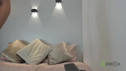 yulievans online show from 12/27/24, 07:03