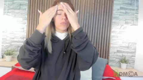 yulievans online show from 01/03/25, 02:08