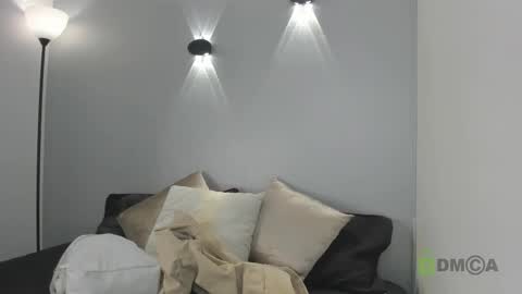 yulievans online show from 01/12/25, 07:31