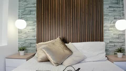 yulievans online show from 01/18/25, 12:24