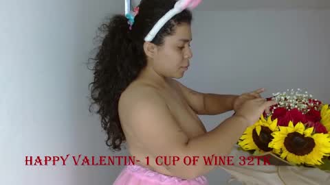 Snapshot of yulissa18 chatting on 02/15/25, 05:17 Yuli and SaraIndependent model online show from 02/15/25, 05:17