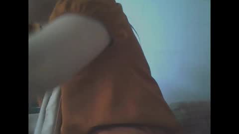 yumi123_ online show from 10/04/25, 12:08