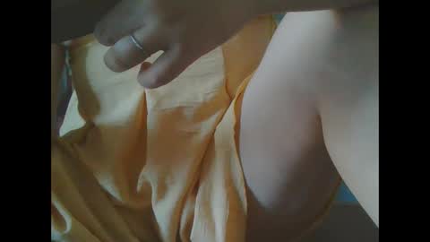 yumi123_ online show from 12/21/25, 01:35