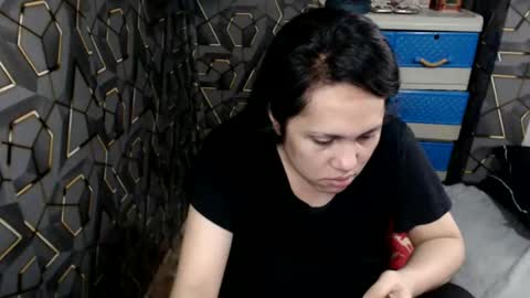 Snapshot of yumi_white chatting on 10/13/25, 02:33 yumi online show from 10/13/25, 02:33
