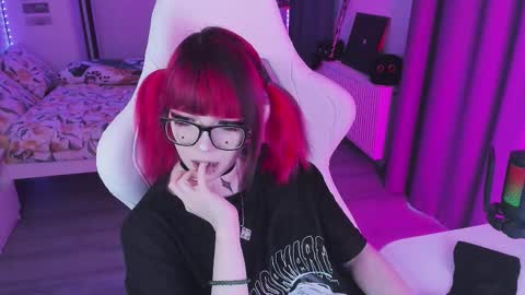 Yumi 3 online show from 02/15/26, 02:25