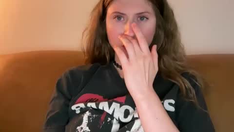 Snapshot of yumiandwolf chatting on 09/11/25, 03:50 yumiandwolf online show from 09/11/25, 03:50