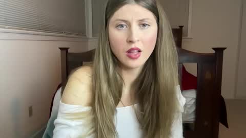 Snapshot of yumiandwolf chatting on 12/01/25, 01:21 yumiandwolf online show from 12/01/25, 01:21