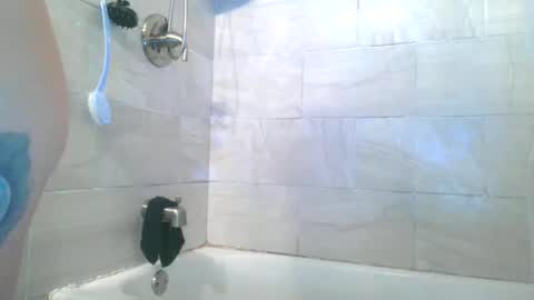 Snapshot of yumiepussyy chatting on 10/19/25, 01:06 Payton kelly online show from 10/19/25, 01:06